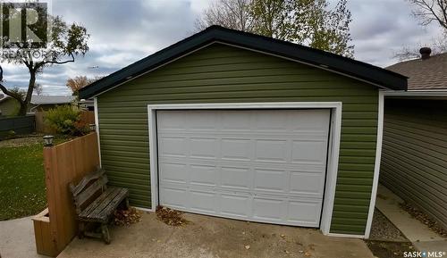 589 Poplar Crescent, Shaunavon, SK - Outdoor With Exterior