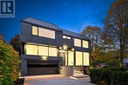 90 ESGORE DRIVE  Toronto, ON M5M 3R8