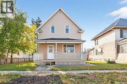 423 Coteau STREET W  Moose Jaw, SK S6H 5E1