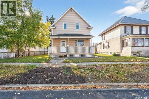 423 Coteau Street W, Moose Jaw, SK - Outdoor With Deck Patio Veranda
