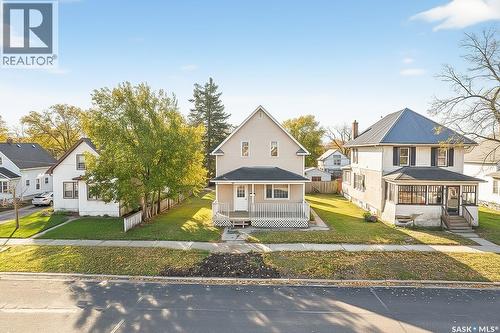 423 Coteau Street W, Moose Jaw, SK - Outdoor With Deck Patio Veranda