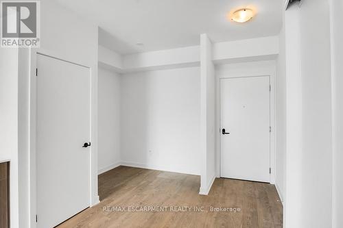 1203 - 220 Missinnihe Way, Mississauga, ON - Indoor Photo Showing Other Room