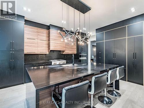 3081 Grenville Drive, Mississauga, ON - Indoor