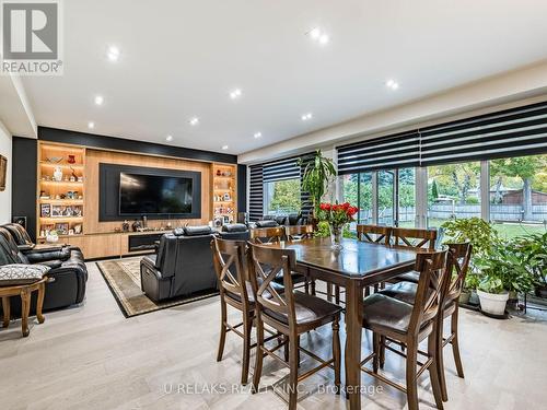 3081 Grenville Drive, Mississauga, ON - Indoor Photo Showing Dining Room