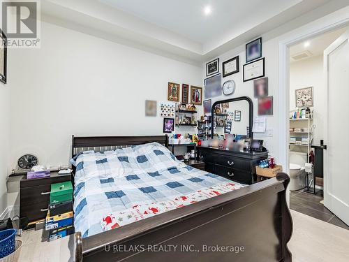3081 Grenville Drive, Mississauga, ON - Indoor Photo Showing Bedroom