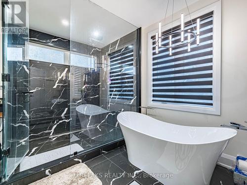3081 Grenville Drive, Mississauga, ON - Indoor Photo Showing Bathroom
