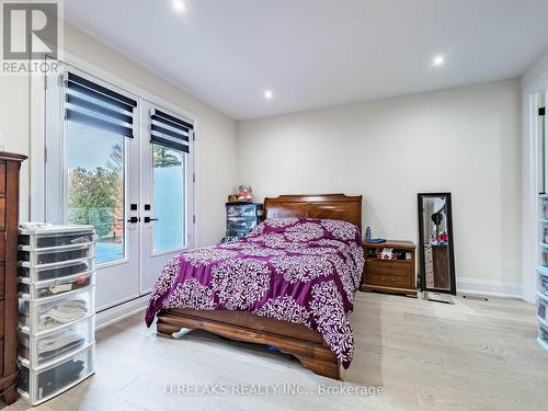 3081 Grenville Drive, Mississauga, ON - Indoor Photo Showing Bedroom