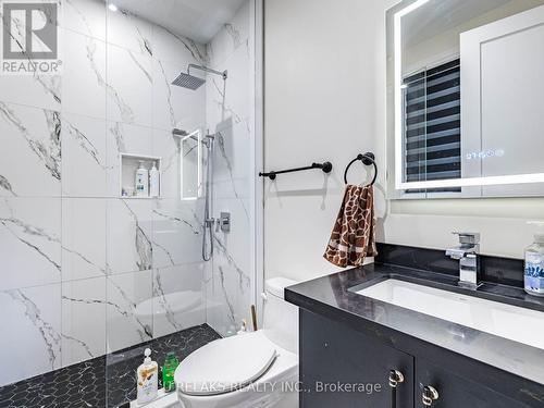 3081 Grenville Drive, Mississauga, ON - Indoor Photo Showing Bathroom