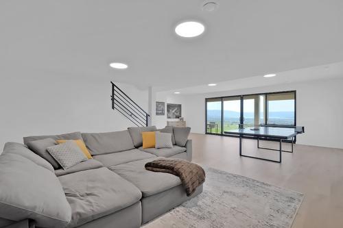 2192 Ryegrass Road, Kelowna, BC - Indoor