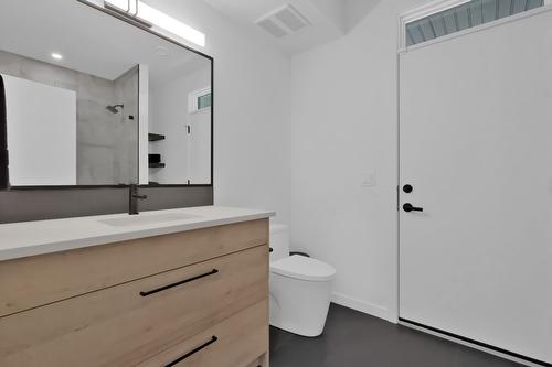 2192 Ryegrass Road, Kelowna, BC - Indoor Photo Showing Bathroom