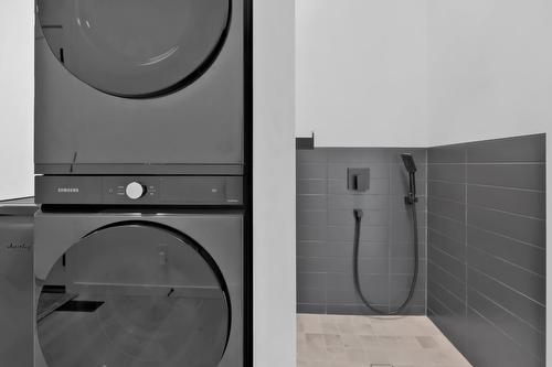 2192 Ryegrass Road, Kelowna, BC - Indoor Photo Showing Laundry Room