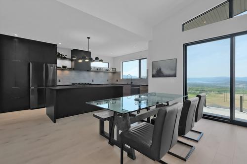 2192 Ryegrass Road, Kelowna, BC - Indoor