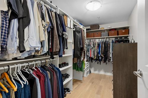 111-600 Sarsons Road, Kelowna, BC - Indoor With Storage