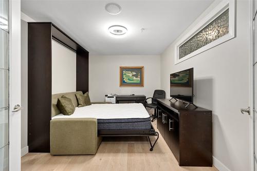 111-600 Sarsons Road, Kelowna, BC - Indoor Photo Showing Bedroom