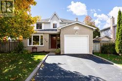 118 STIRLING MACGREGOR DRIVE  Cambridge, ON N1S 4T4
