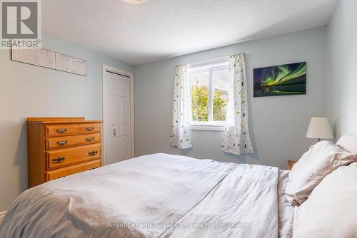 118 Stirling Macgregor Drive, Cambridge, ON - Indoor Photo Showing Bedroom