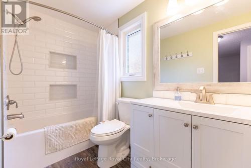 118 Stirling Macgregor Drive, Cambridge, ON - Indoor Photo Showing Bathroom