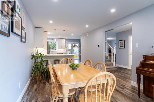 118 Stirling Macgregor Drive, Cambridge, ON - Indoor Photo Showing Dining Room