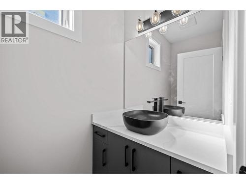 1675 Harbour View Crescent, West Kelowna, BC - Indoor Photo Showing Bathroom