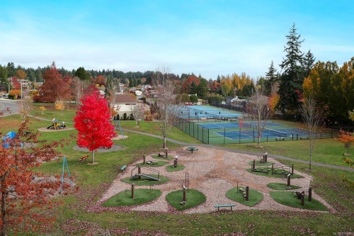 403-1683 Balmoral Ave, Comox, BC - Outdoor