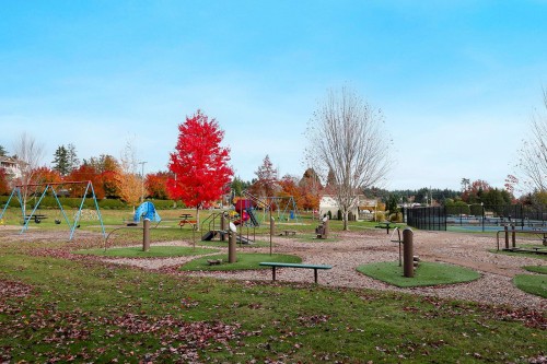 403-1683 Balmoral Ave, Comox, BC - Outdoor