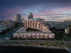 126-75 Songhees Rd  Victoria, BC V9A 7M5