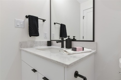 308-1114 Samar Cres, Langford, BC - Indoor Photo Showing Bathroom