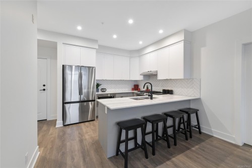 308-1114 Samar Cres, Langford, BC - Indoor Photo Showing Kitchen With Upgraded Kitchen