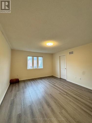 163 Flagstone Way, Newmarket, ON - Indoor Photo Showing Other Room