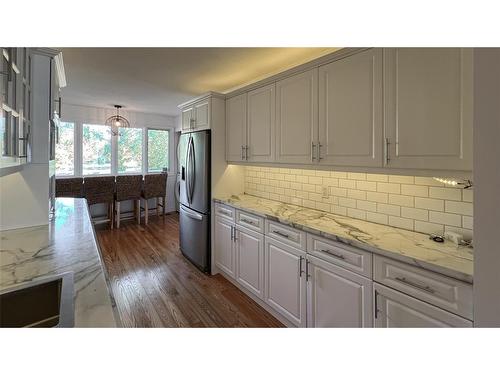 686 Beach Lane, Sarnia, ON 