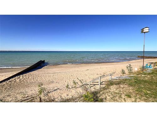 686 Beach Lane, Sarnia, ON 