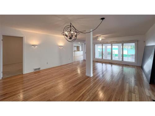 686 Beach Lane, Sarnia, ON 