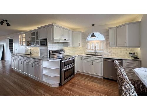 686 Beach Lane, Sarnia, ON 