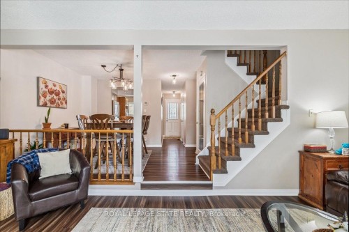 5-15 Ellington Avenue, Hamilton, ON - Indoor Photo Showing Living Room