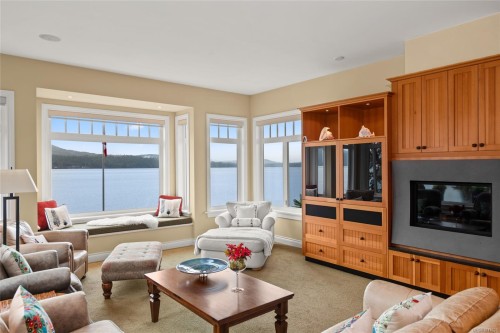 8338 West Saanich Rd, Central Saanich, BC 