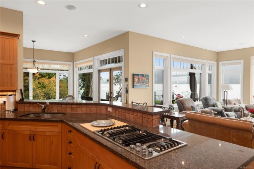 8338 West Saanich Rd, Central Saanich, BC 