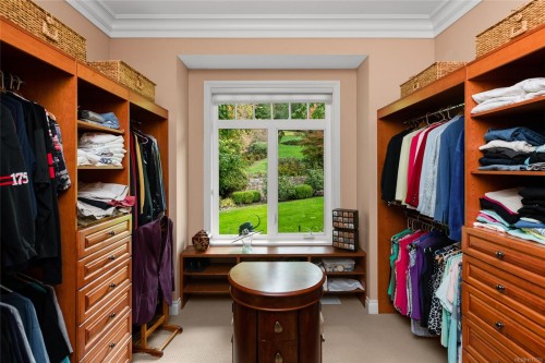 8338 West Saanich Rd, Central Saanich, BC 