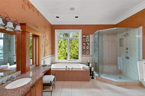 8338 West Saanich Rd, Central Saanich, BC 