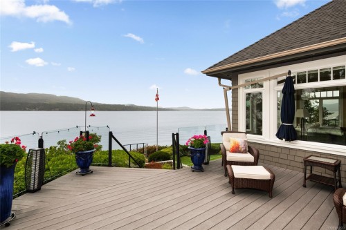 8338 West Saanich Rd, Central Saanich, BC 