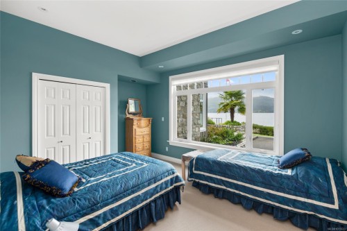 8338 West Saanich Rd, Central Saanich, BC 