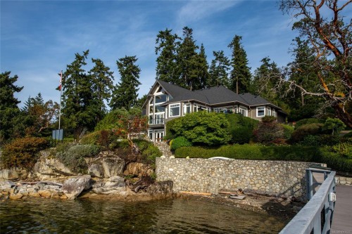 8338 West Saanich Rd, Central Saanich, BC 