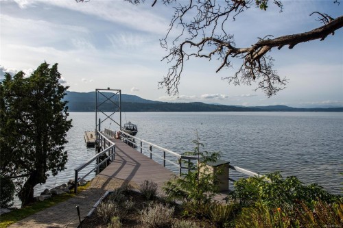 8338 West Saanich Rd, Central Saanich, BC 