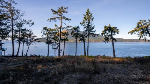 760 Lands End Rd, North Saanich, BC 