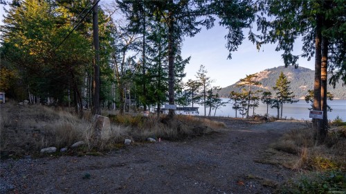 760 Lands End Rd, North Saanich, BC 