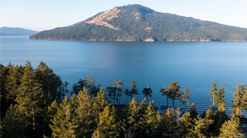 760 Lands End Rd, North Saanich, BC 