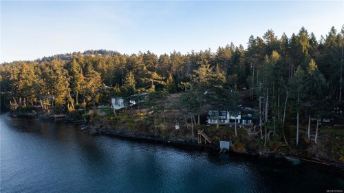 760 Lands End Rd, North Saanich, BC 
