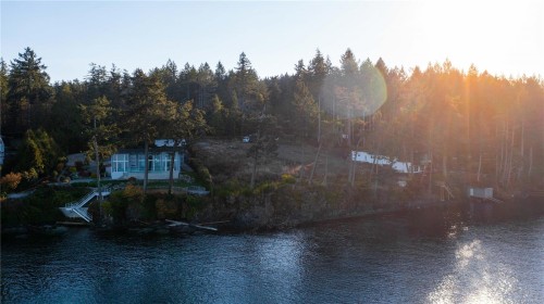 760 Lands End Rd, North Saanich, BC 