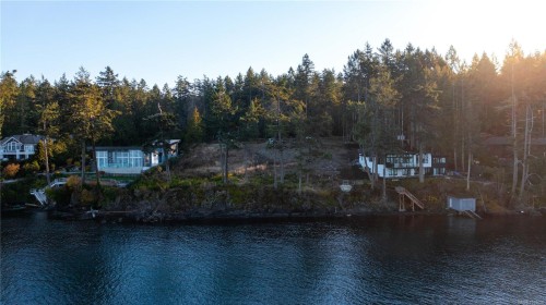 760 Lands End Rd, North Saanich, BC 