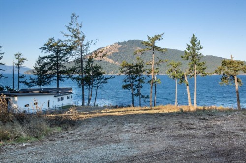 760 Lands End Rd, North Saanich, BC 