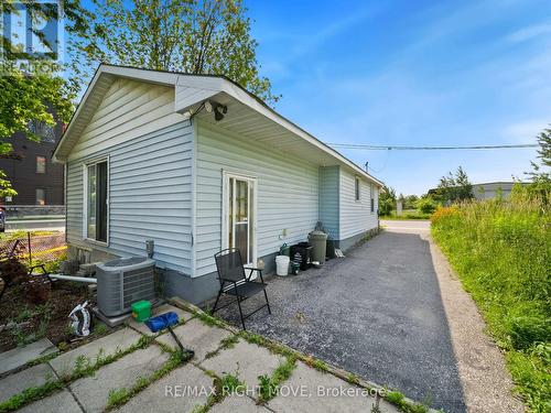 122 Elgin Street, Orillia, ON - Outdoor